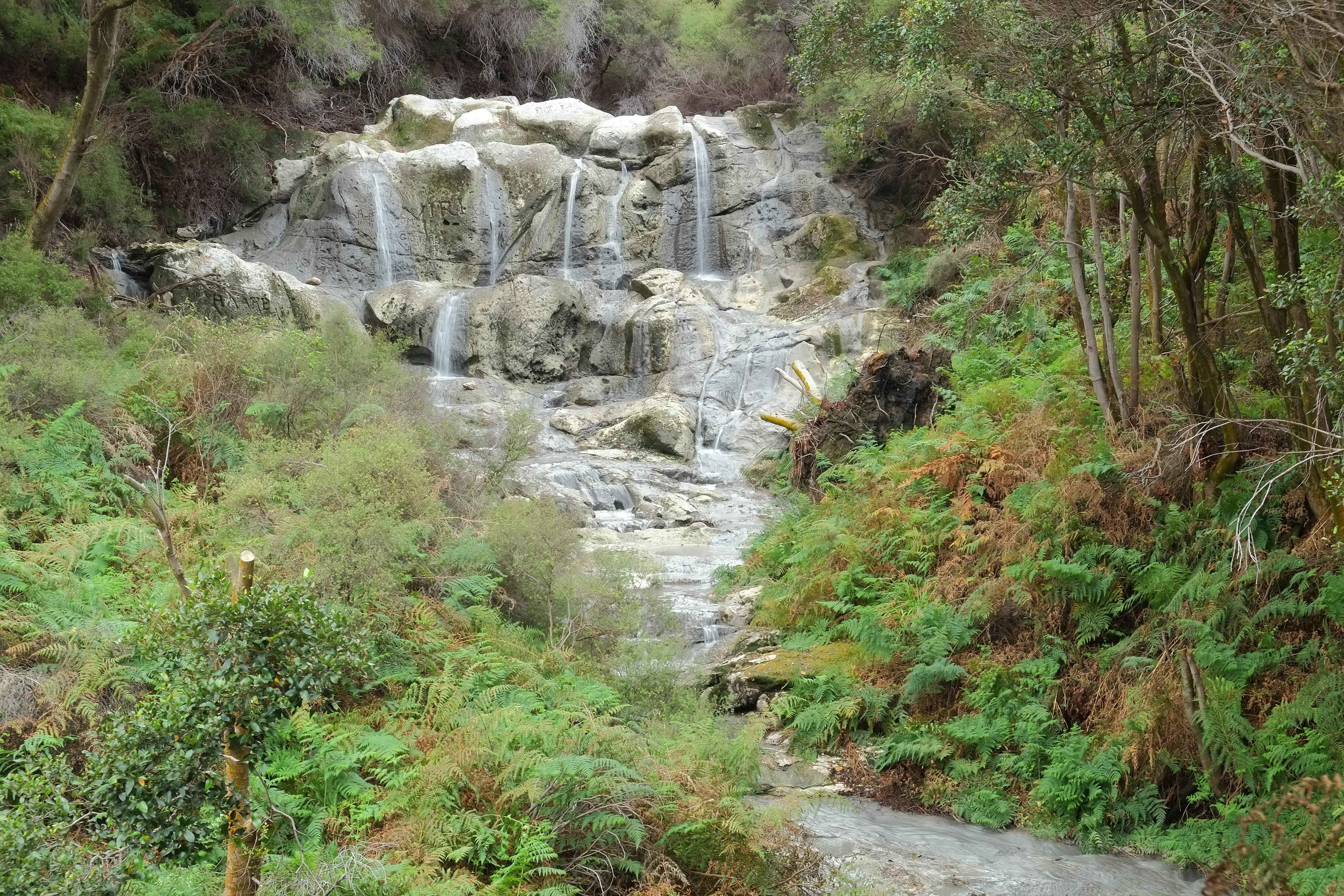 Kakahi Falls